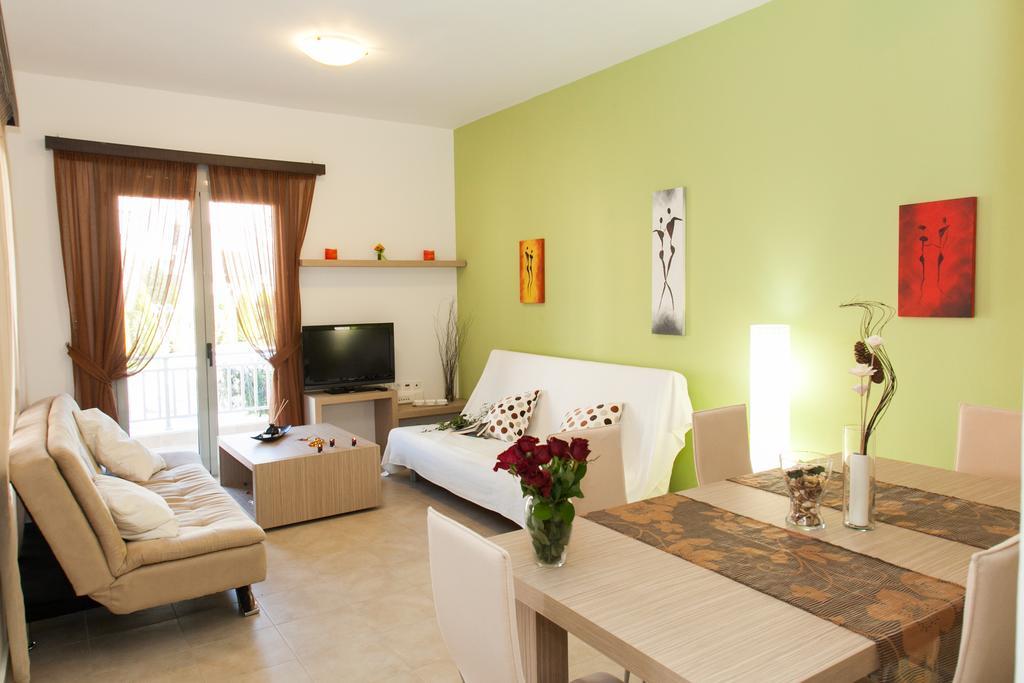 Loutra Resort Habitación foto